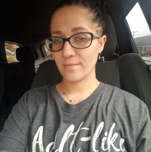 Meet your Posher, Elizabeth